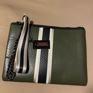 Haute Shores Neoprene Clutch Bag OS army green